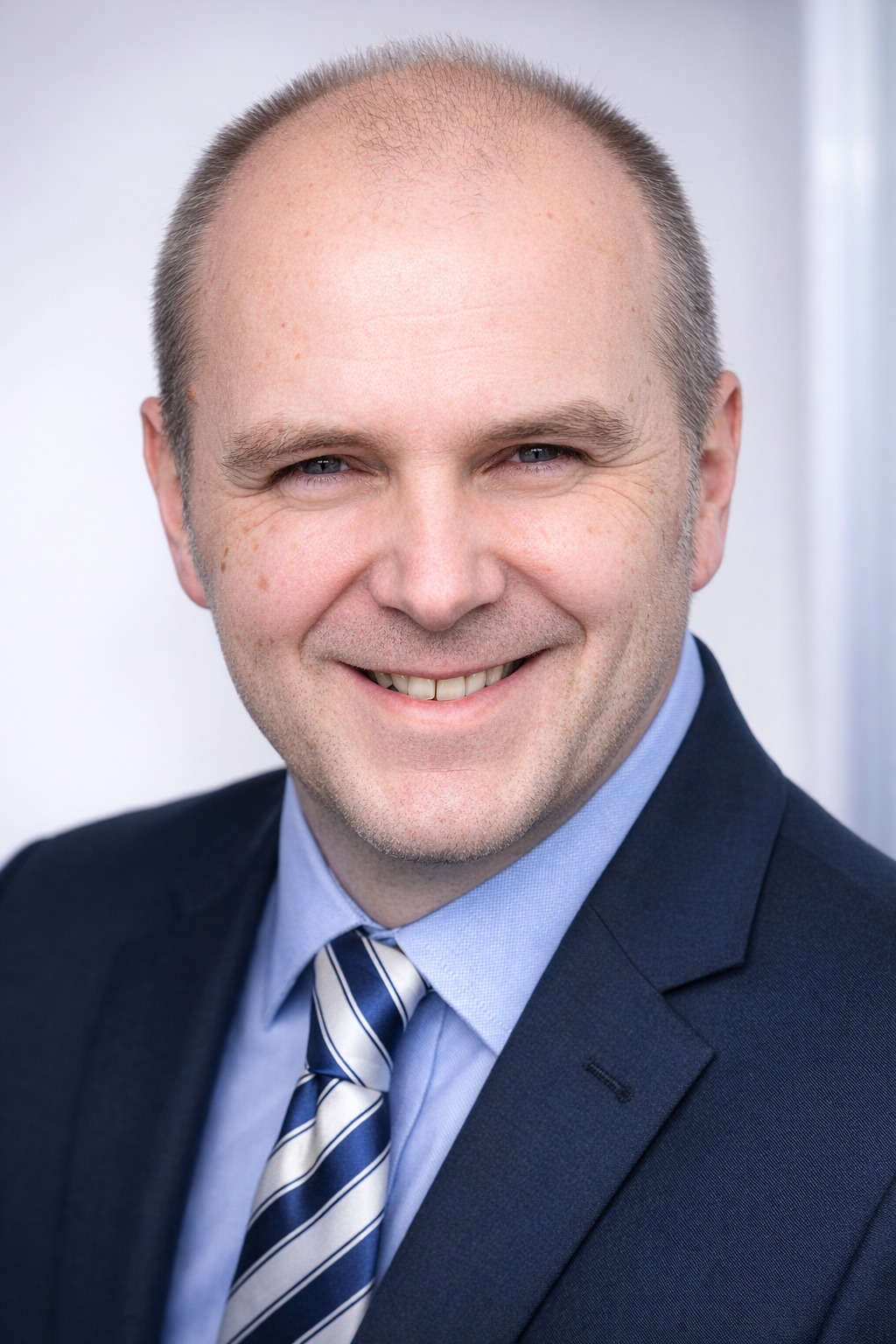 Aleksander Grosz – Interim Manager Berlin